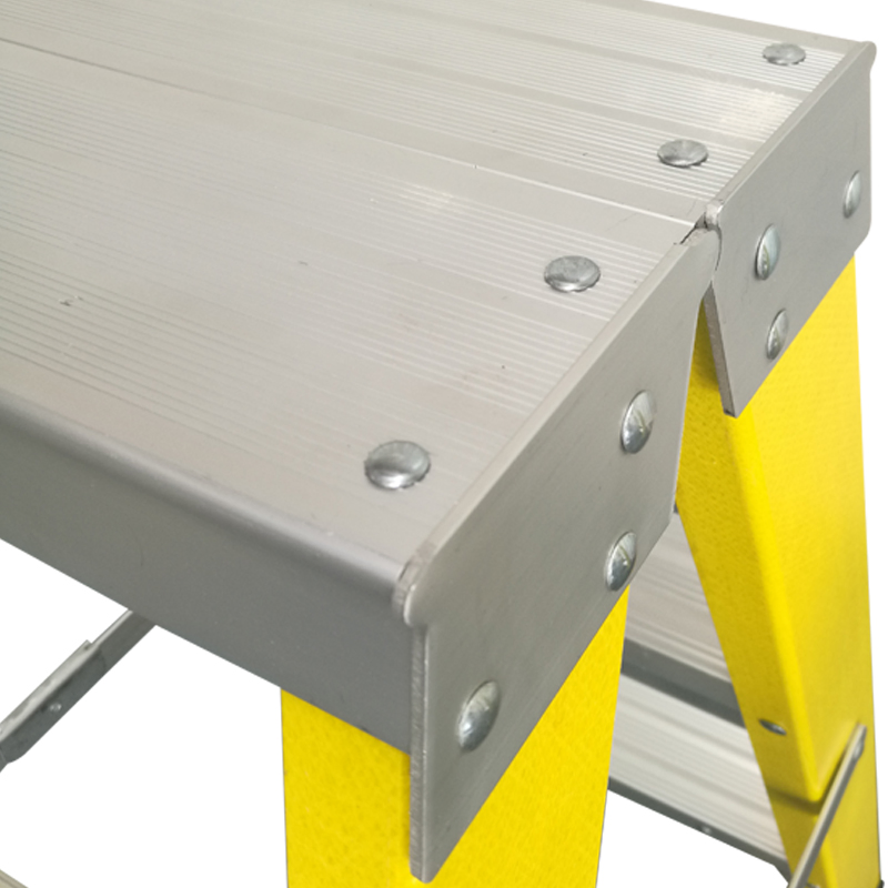 4FT-8FT Twin Sided Insulated Fiberglass Ladder/ Step Ladder with an Australian Standard