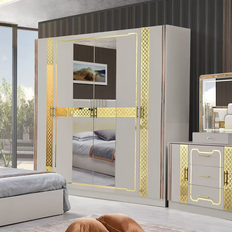 Кровать двуспальная King Size деревянная