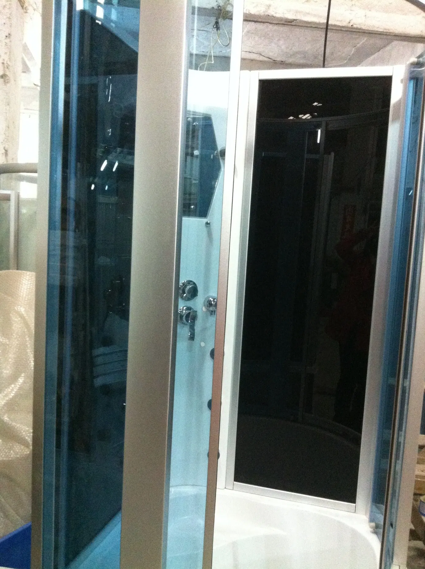 Hot Selling Corner with Tub Tempered Glass Steam Shower Room