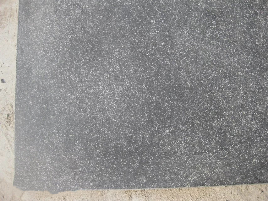Building Material Natural Limestone Sandblasted/Acid/Honed Bluestone for Floor Tiles and Paving Stone and Wall Cladding/Facade
