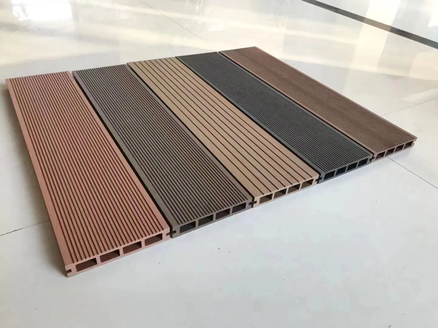 Hot Sale Wood Plastic Composite WPC Co-Extrusion Decking for Outdoor Garden