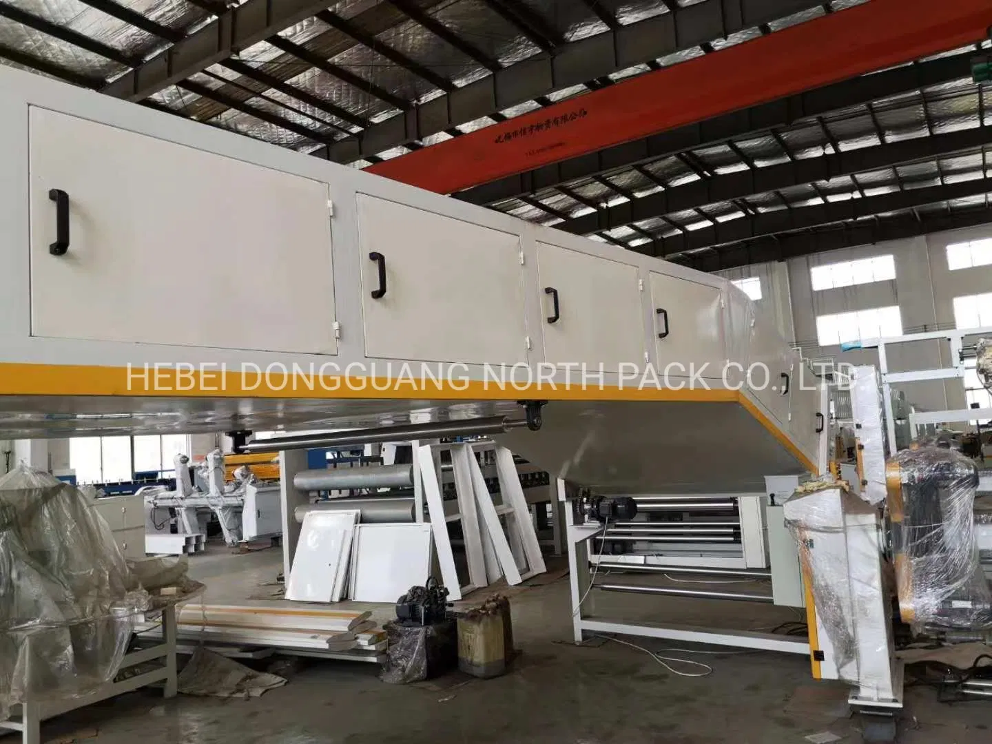 Automatic honeycomb paperboard making production line