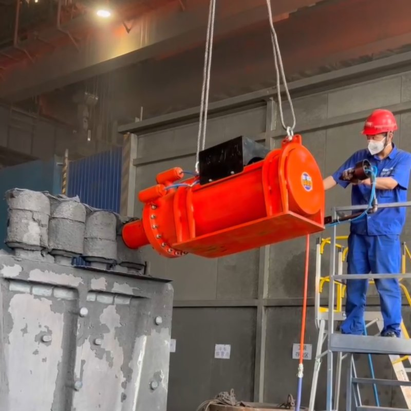 Пневматический молоток для обрубки литников PLE