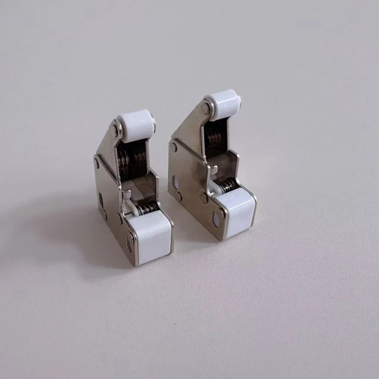 Mini Touch Latch Automatic Spring Catch for Push to Open Cupboard Cabinet Door