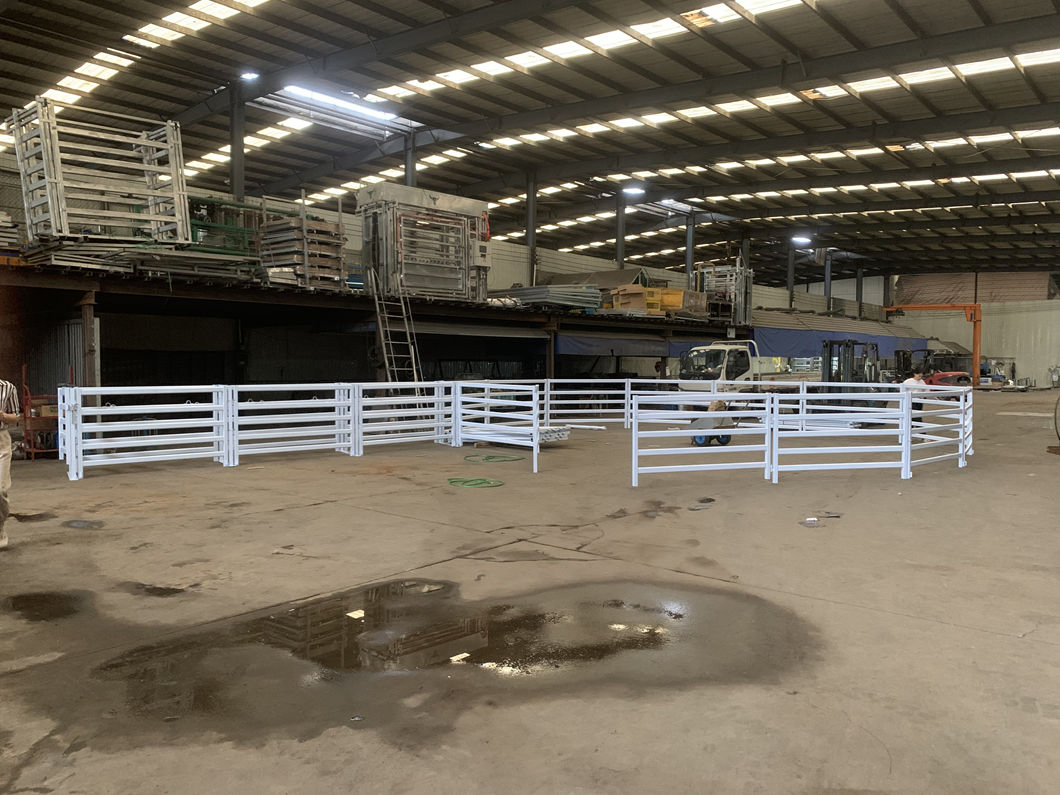 Hot Sell Livestock Panel Wholesale Bulk Sheep Panels Field Yard Goat Sheep Corral Farm Fence Panels