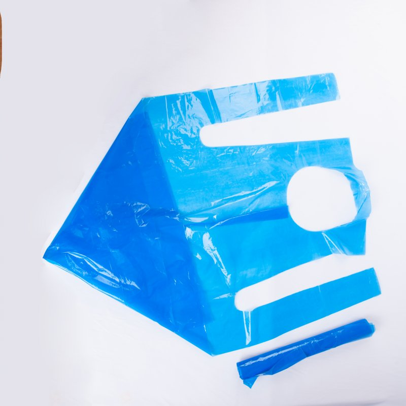 Disposable Plastic PE Salon Apron in Rolls