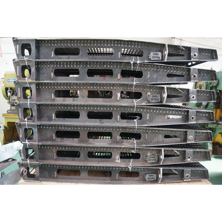 Heavy Steel Structure Fabrication - Hot DIP Galvanize