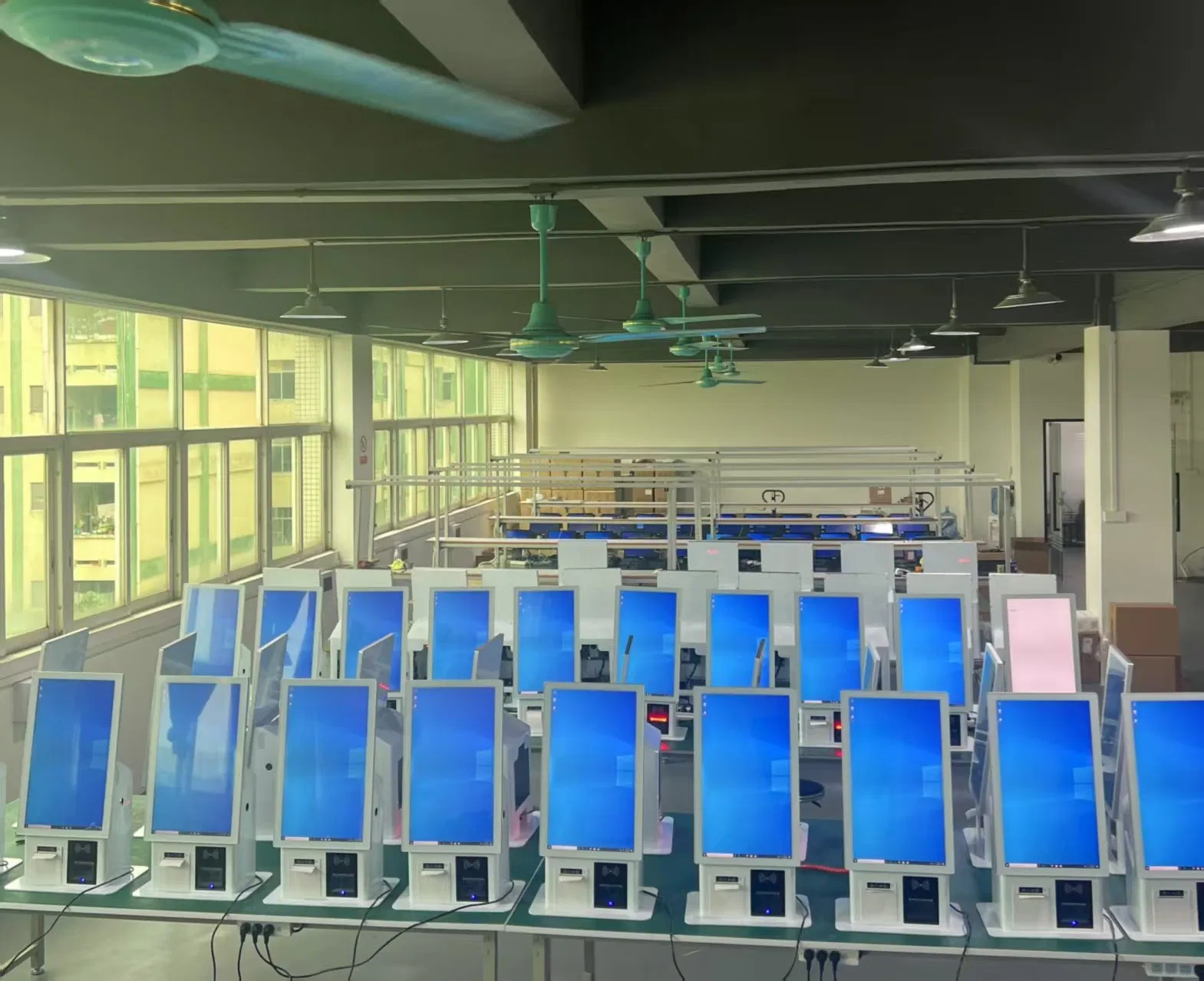 Сенсорный киоск самообслуживания для ресторанов