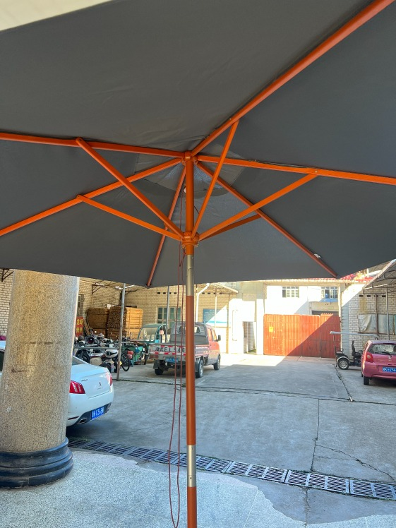 Садовый зонт 300 см с наклоном и кожаным карманом