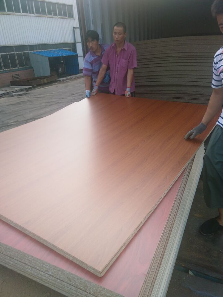 Supply 12mm Raw and Melamine Faced Particle Board/MFC