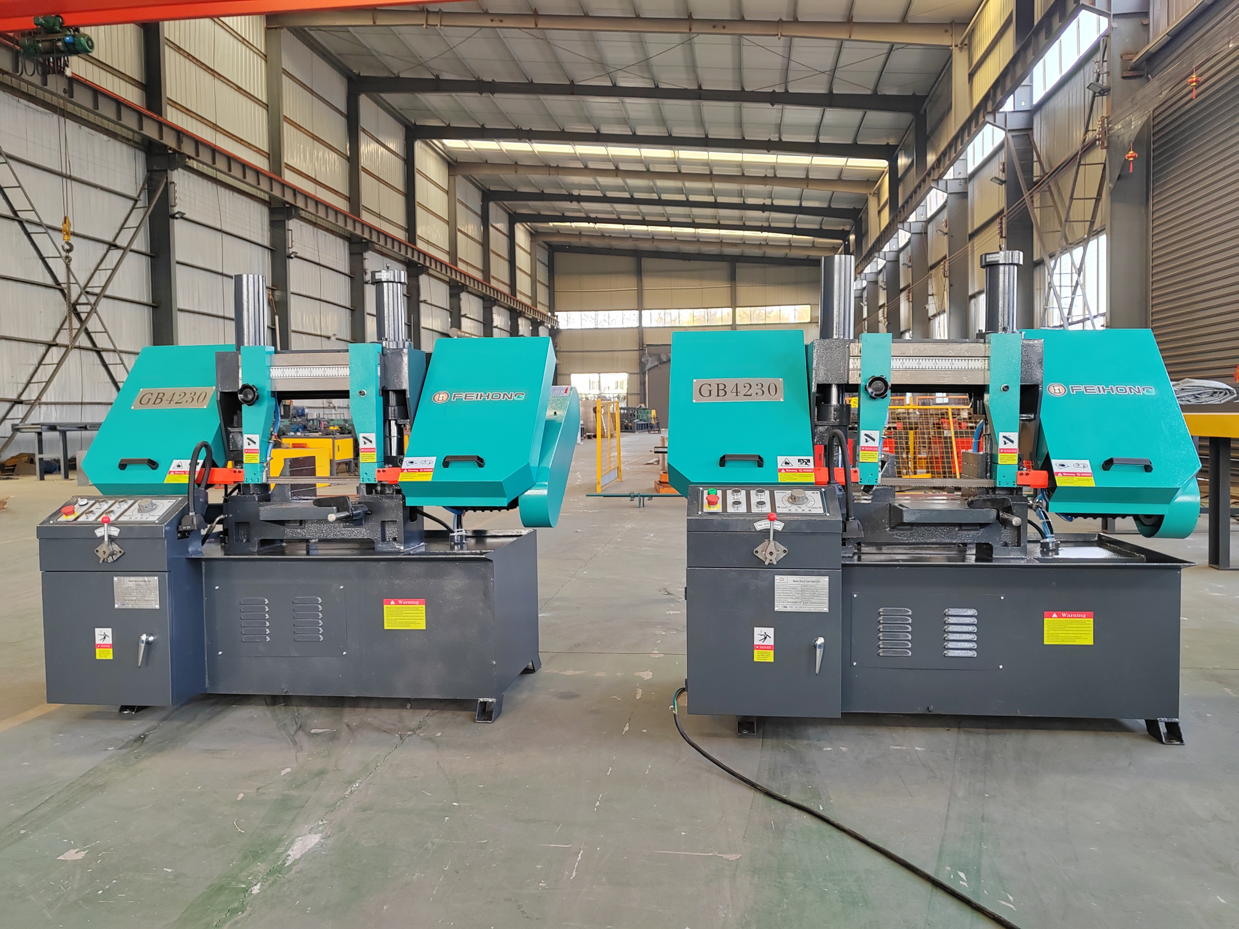 Ленточная пила полуавтоматическая 300 мм универсальная