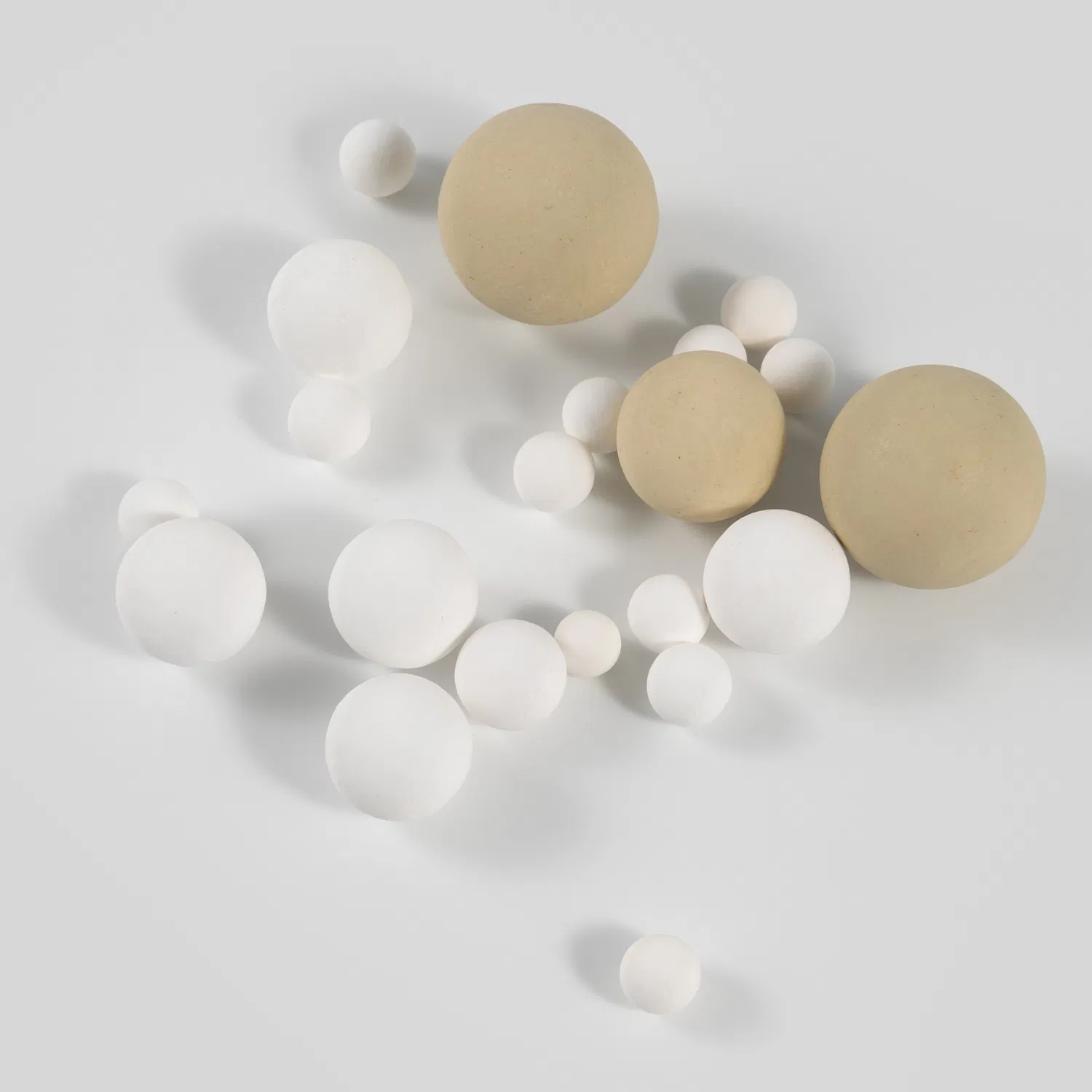 Алюминиевая керамическая шаровая мелющая 65-70%