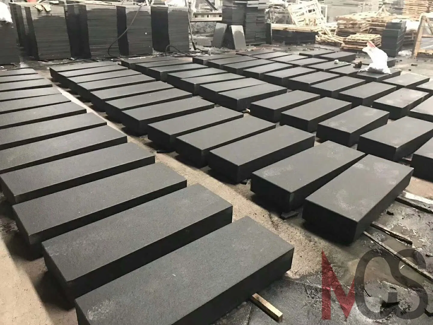 Bush-Hammered Black Granite Tiles for Flooring
