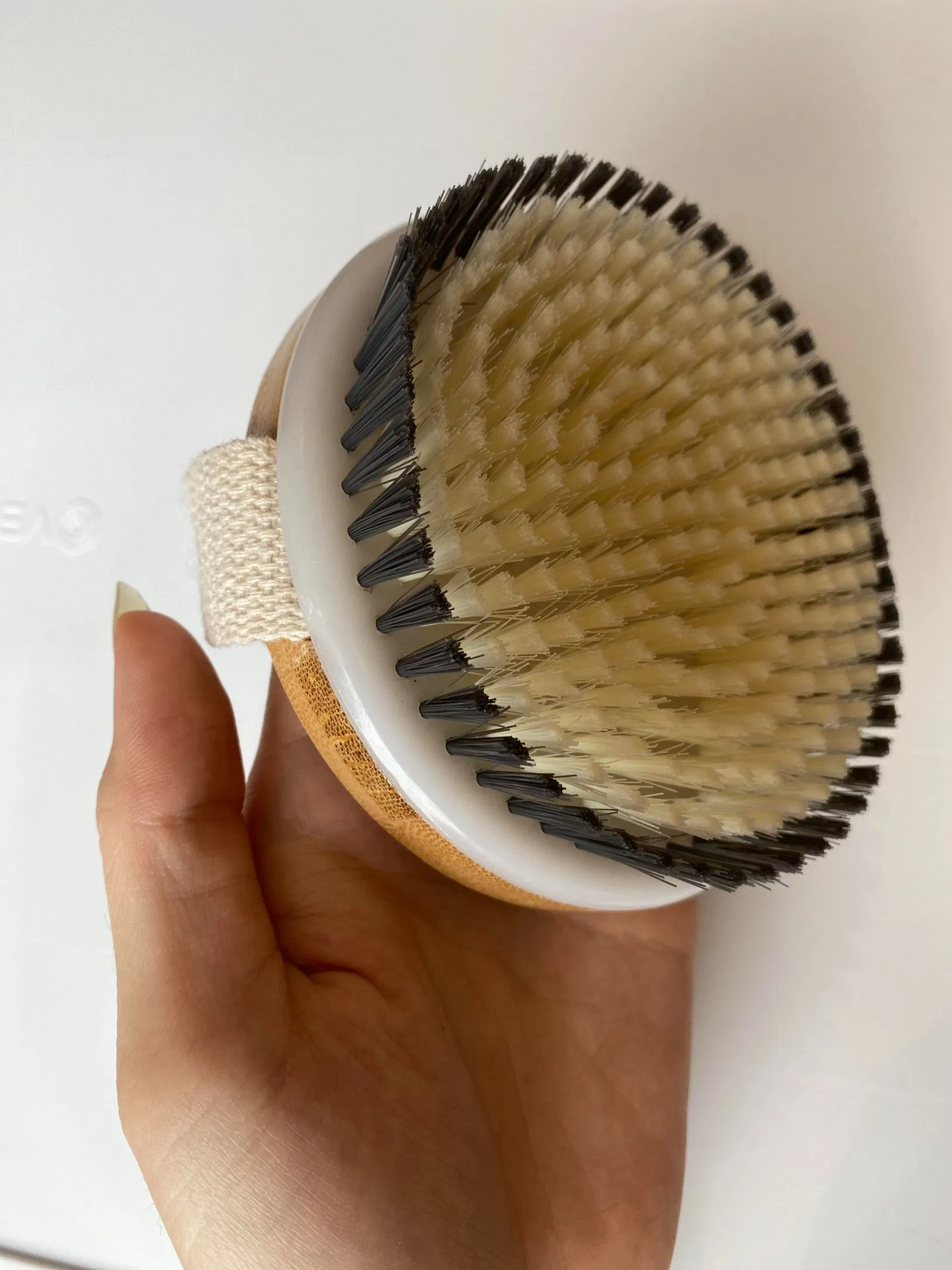 2025 Wholesale Fashion Exfoliating Bath Brush/High Quality Wooden Handle Brush/Moso Bamboo Bath Brush