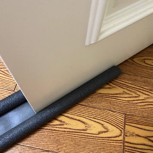 Non-Adhesive Slot Self-Adhesive Door and Window Foam Strip Door Sealing Foam Polyurethane Sealing Strip/Anti-Collision Strip with Good Price