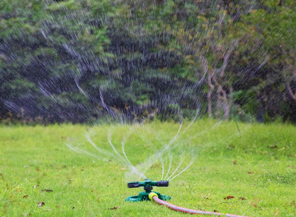 Sitting Grassland Garden Irrigation 360 Degree Automatic Rotating Sprinkler