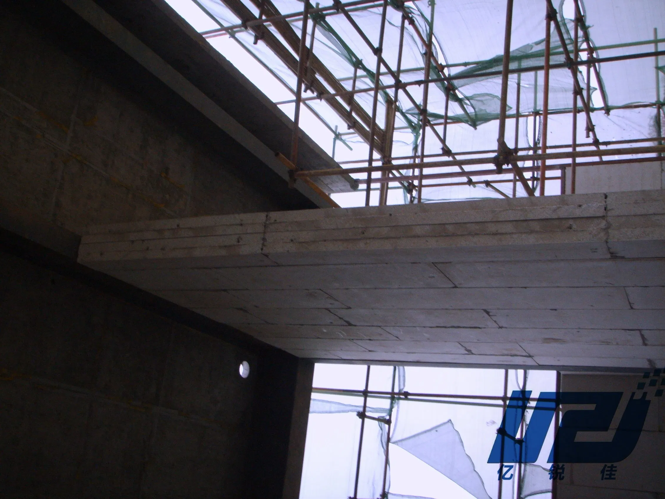 Specialized Cement Wall Board Building Material with Anti-Static Features for Data Centers