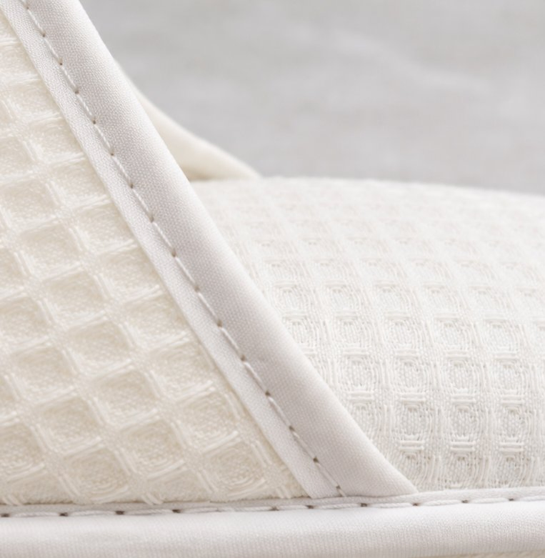 Wholesale Disposable Hotel Waffle Slippers with Anti-Slip EVA Sole and Individual Packaging