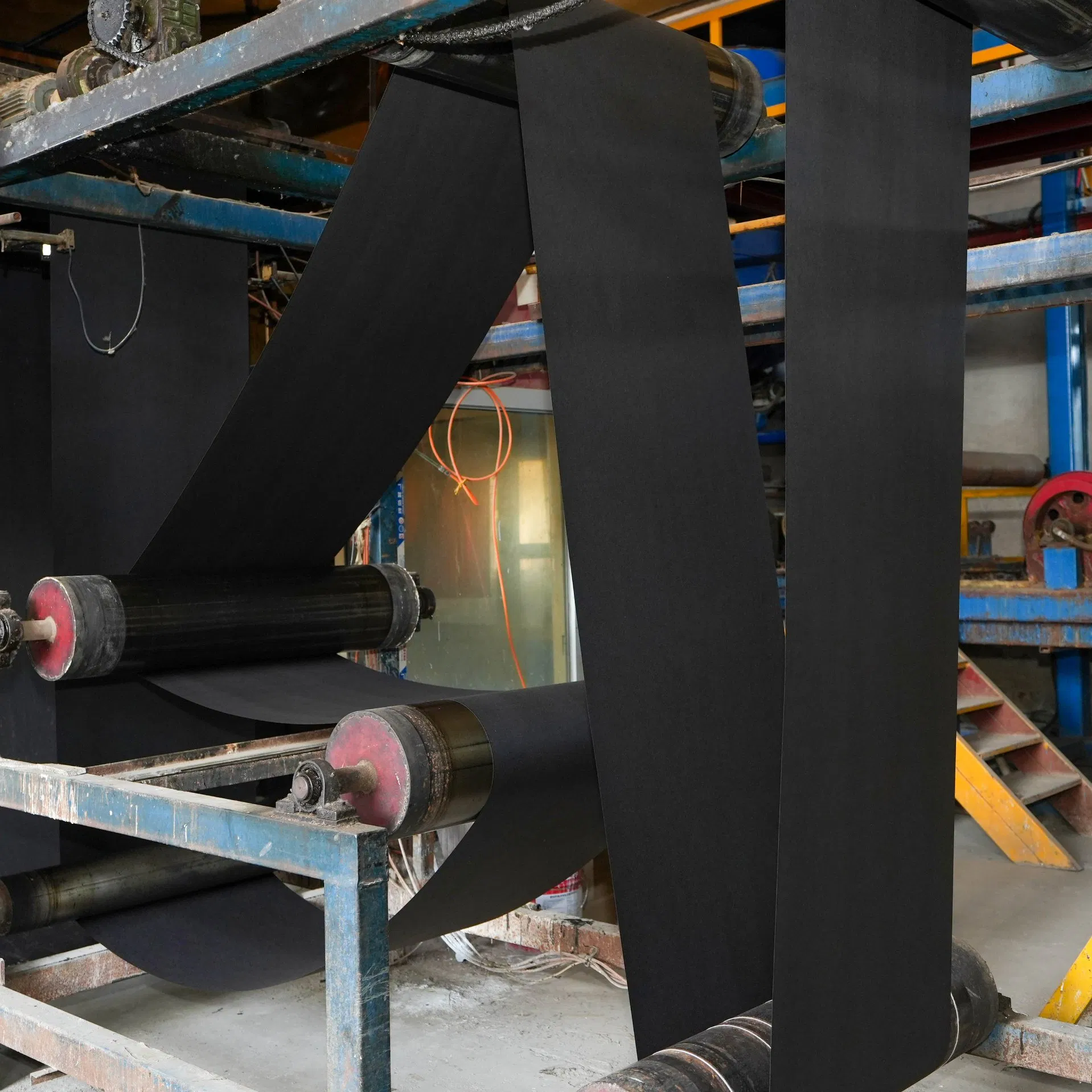 Manufacture Sell Asphalt Impregnated Paper Board Bitumen Roofing Felt for Shingle Roof