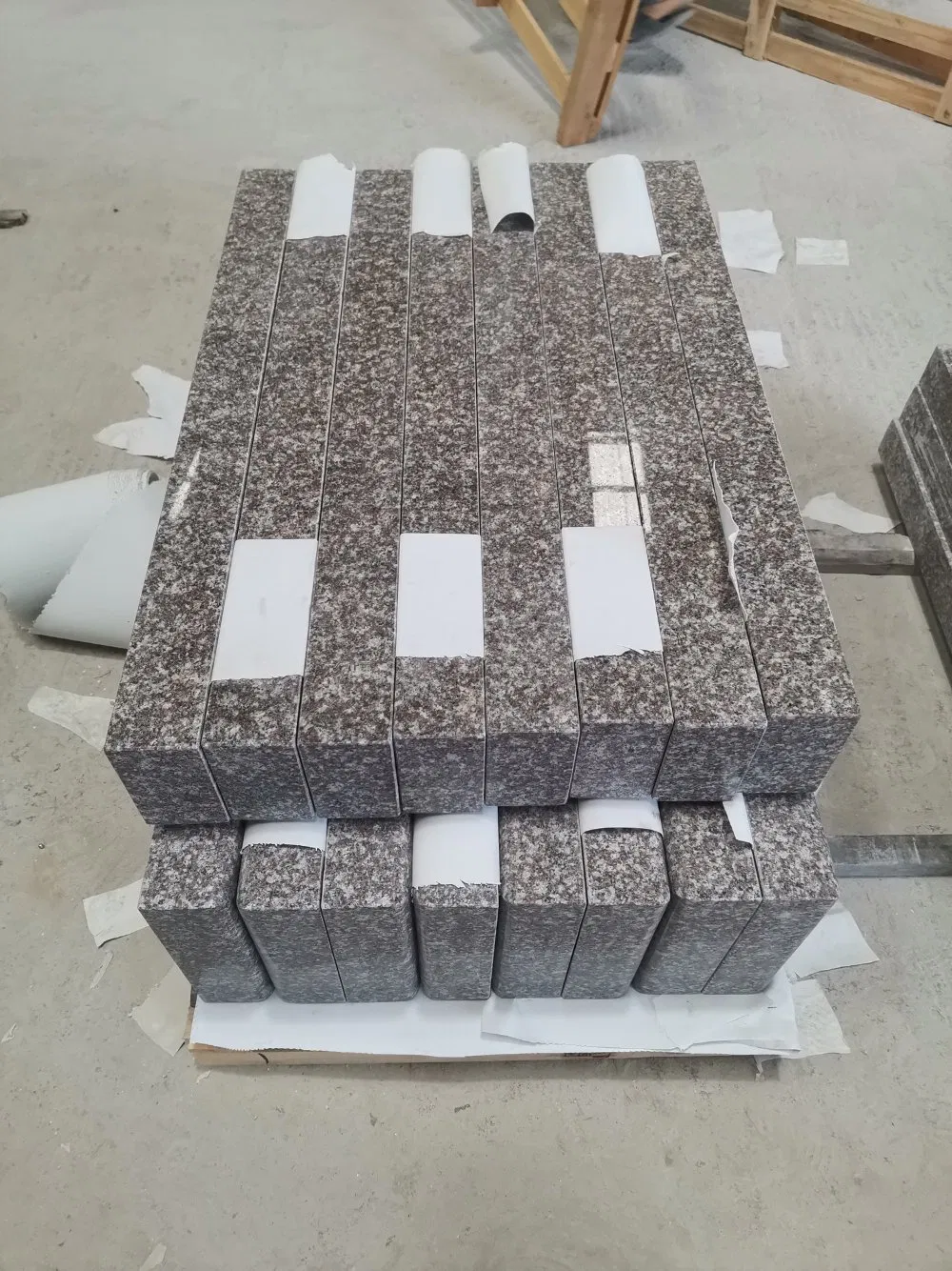 Wholesale Price Romanian Single & Double G664 Brownstar Granite Tombstones for Memorials Monuments