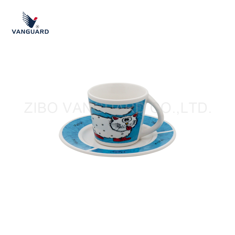 Фарфоровый кофейный набор с блюдцем