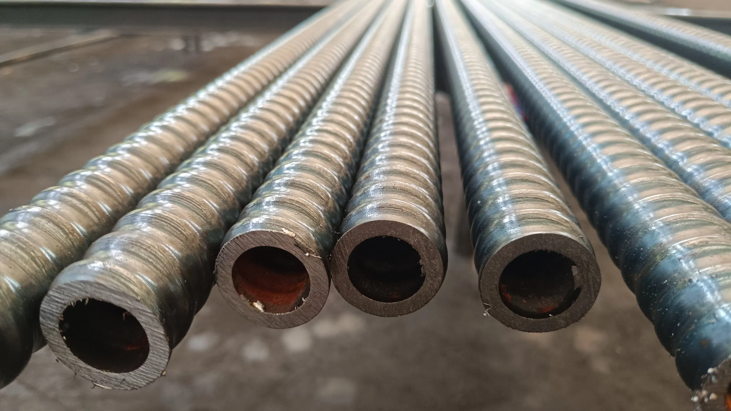 Self Drilling Anchor Bolt for Tunnel R32mm/R25mm/R51mm with Drill Bit for Rock and Soil Soil Nail