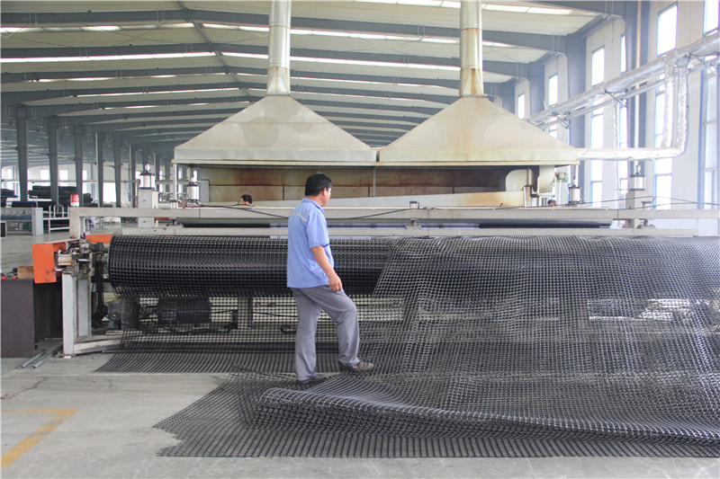 CE Certificated High Quality Civil Engineering Polyester Geogrid Price