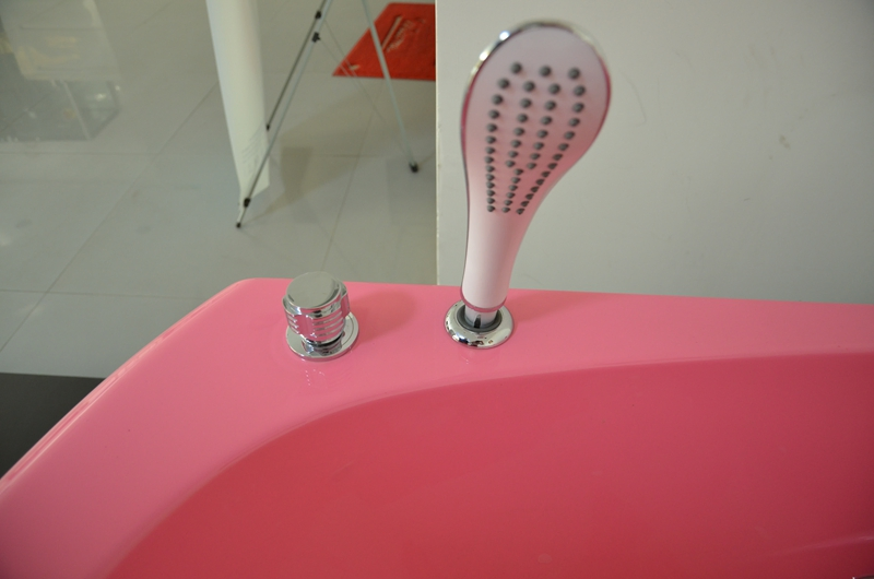 Угловая ванна с гидромассажем, розовая, в форме сердца