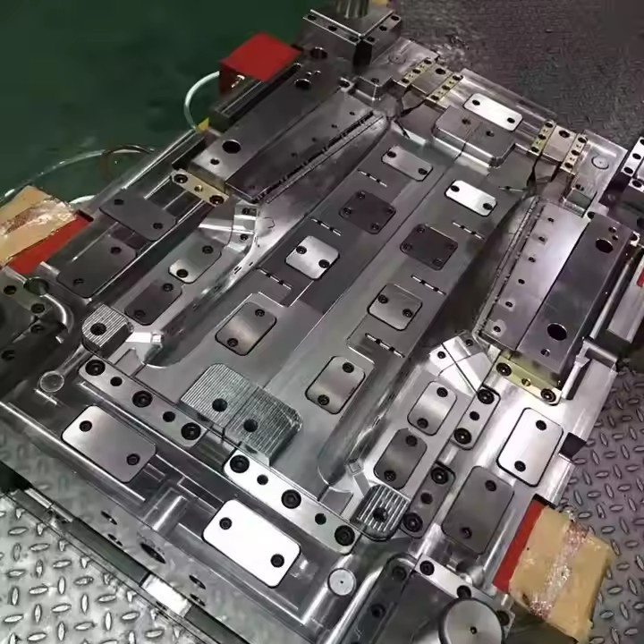 NBR, EPDM, SBR, Nr, Silicone, Polychloroprene Moulding