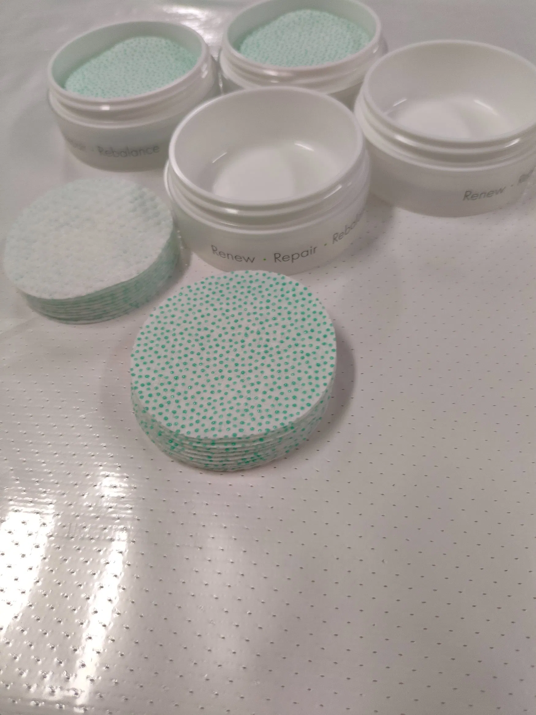 OEM Eco-Friendly Remove Makeup Facial Cleaning Toner Pad for Optimal Skin Care