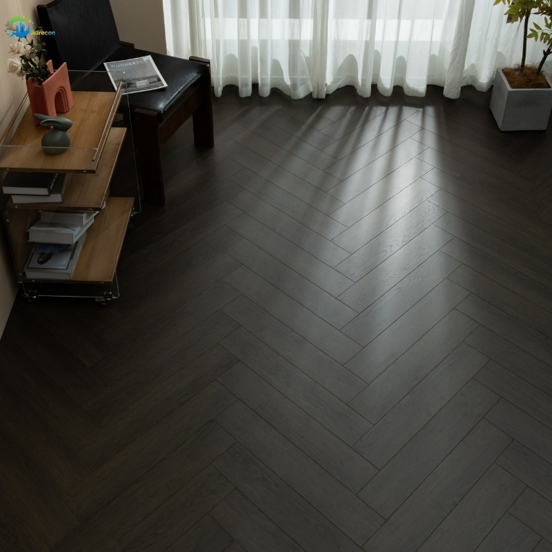 E0 Grade New 3-Layer Wanut Herringbone Solid Wood Flooring