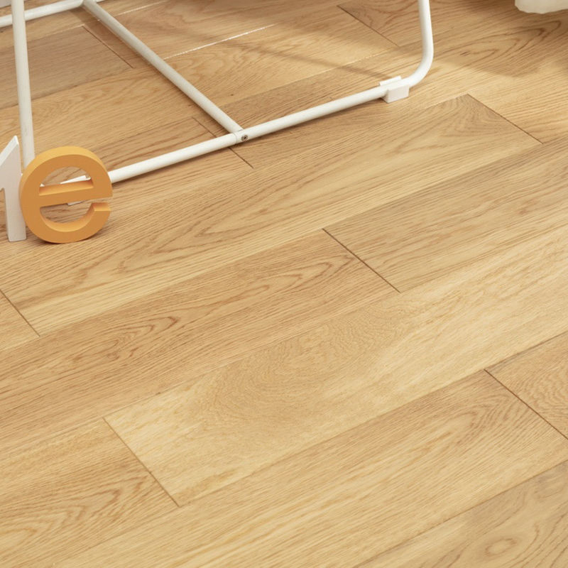 European Solid Oak Wood Floor Indoor Modern Design 610mm Length 18mm Thickness Smooth Hardwood Flooring
