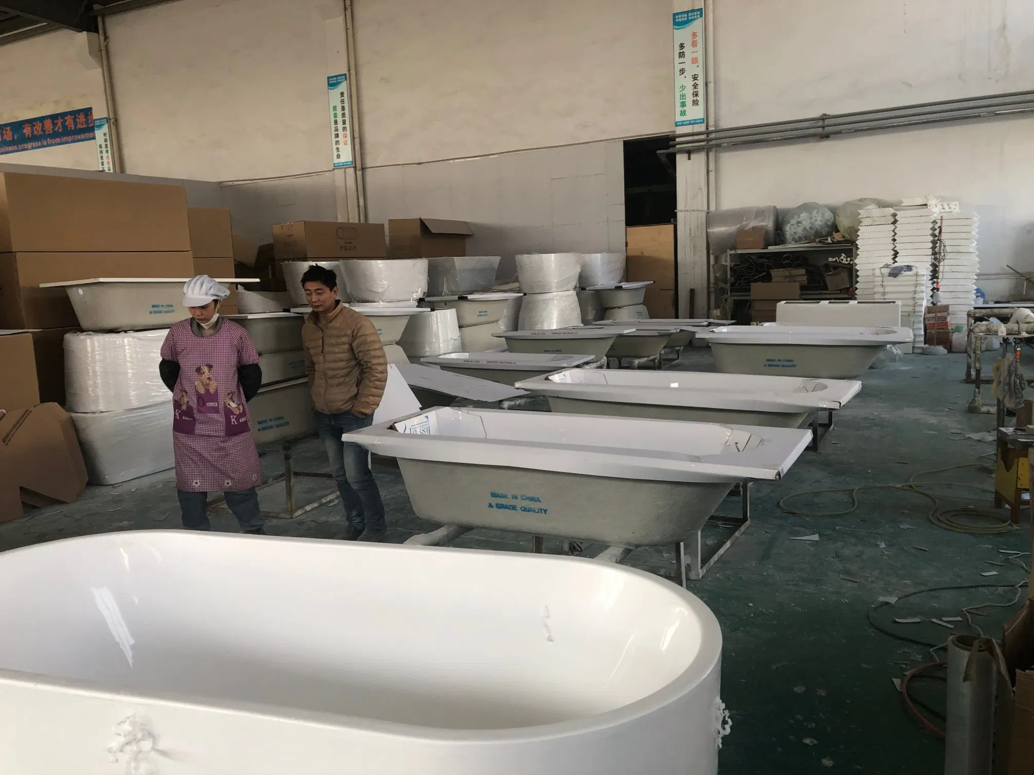 Угловая акриловая ванна с гидромассажем