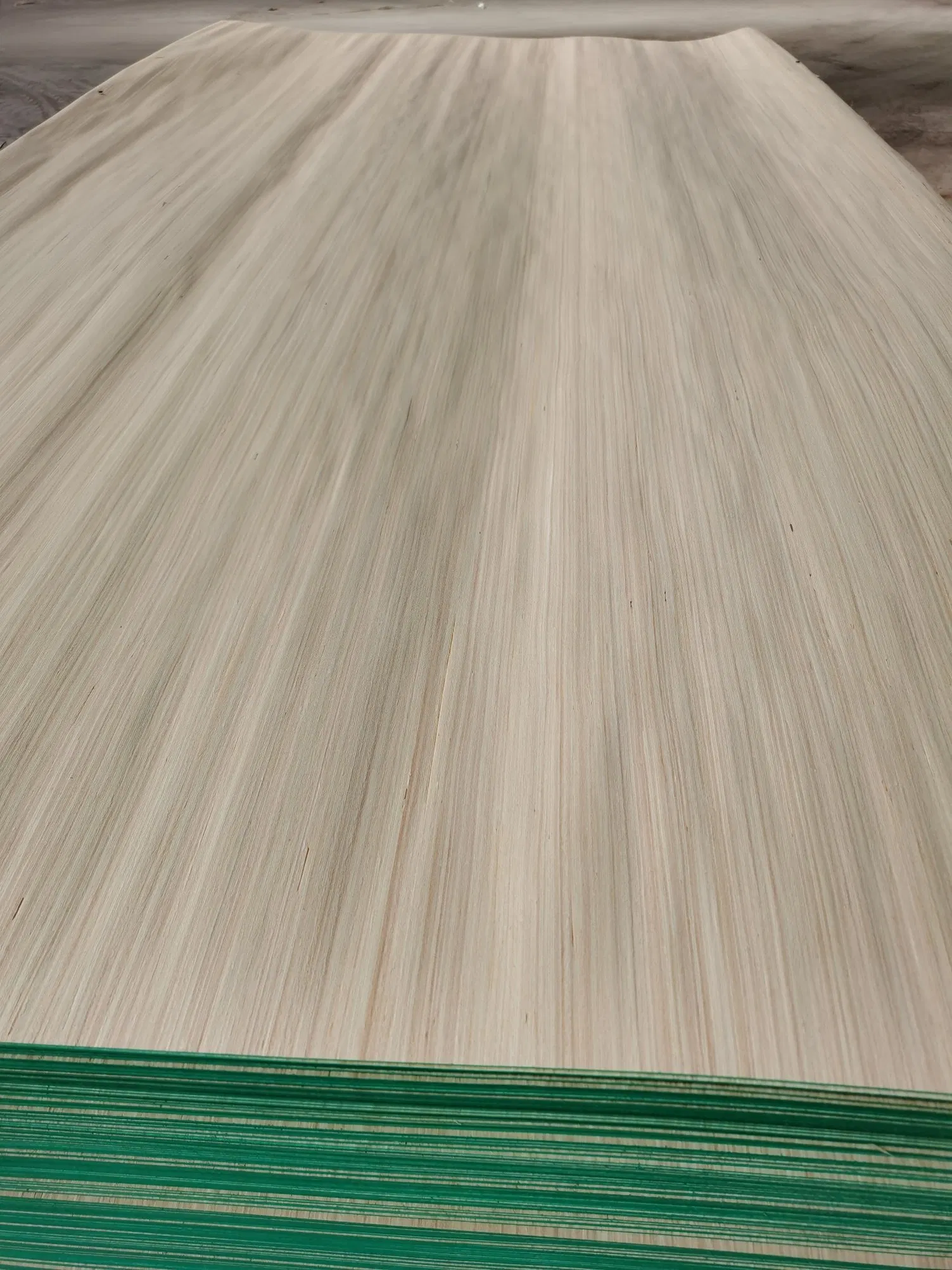 Factory-White Engineer Veneer Big Size Veneer 1300X3300X0.30mm 0.40mm 0.50mm