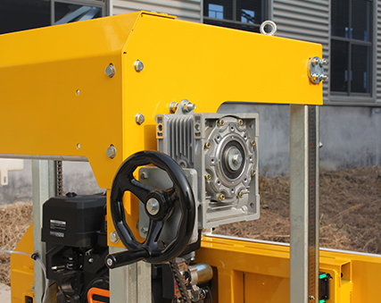 Ленточная пила по дереву горизонтальная лесопильная