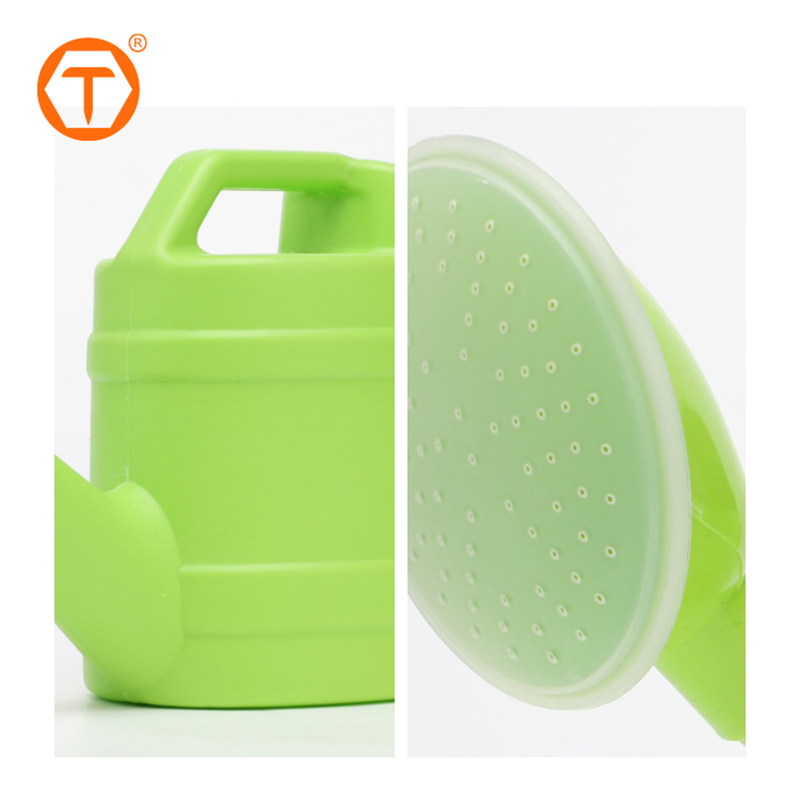 Premium Indoor Outdoor Garden Tools Easy Grip 3L Long Spout PE Plastic Watering Can for Flower Plants