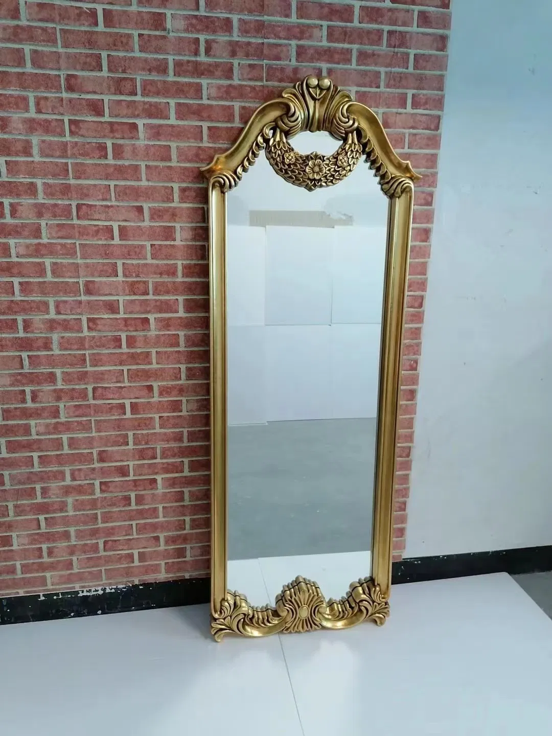 Настенное зеркало для комнаты и макияжа