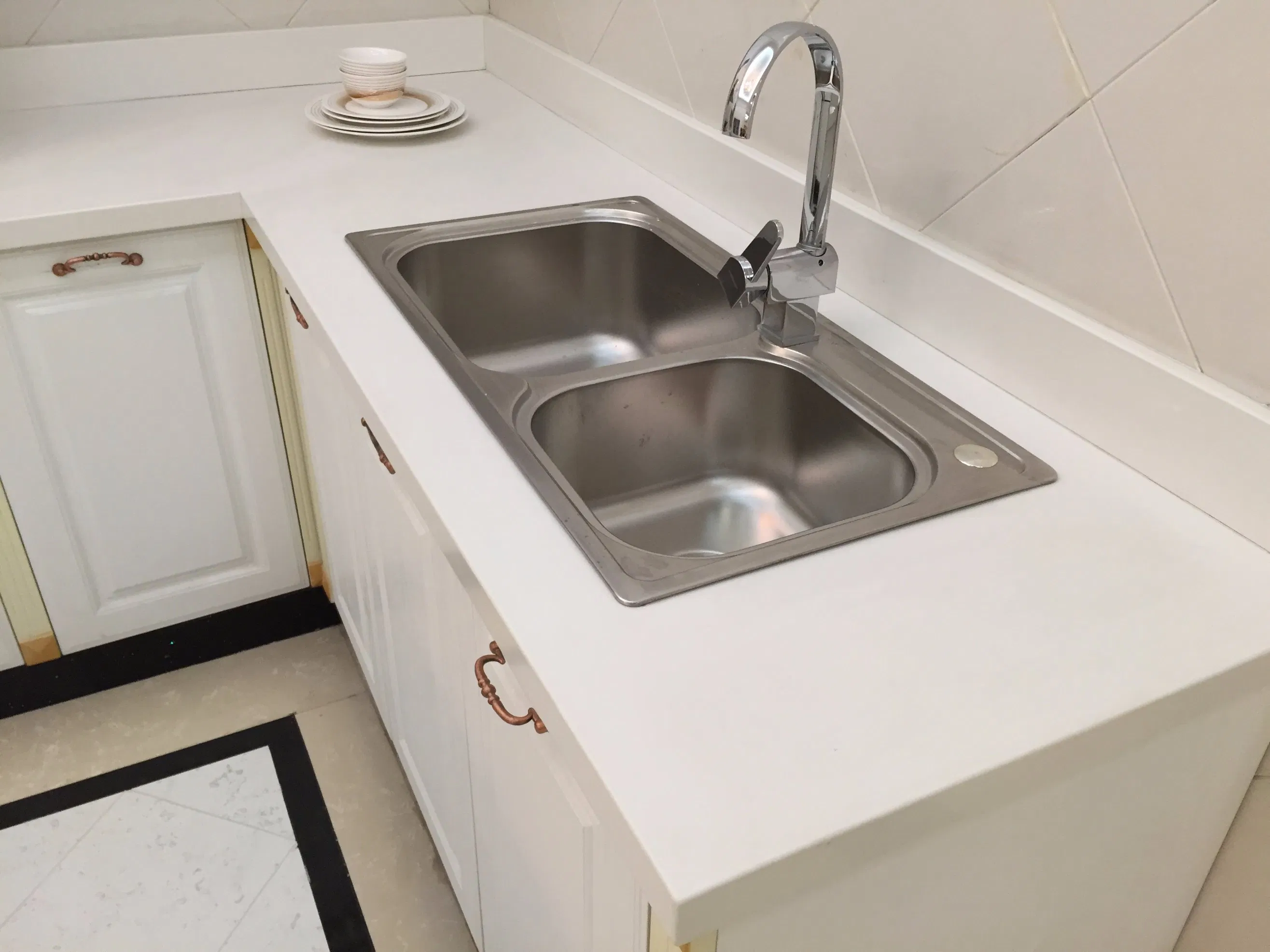 Engineered Solid Quartz Artificial Stone for Kitchen and Bathroom Countertop