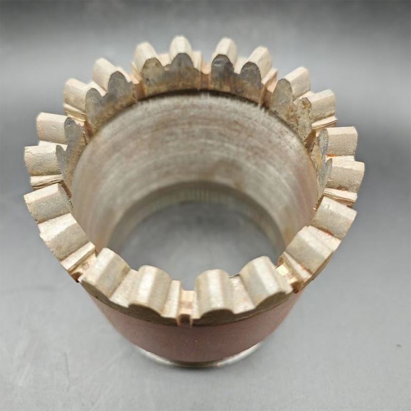 Алмазная коронка для геологического бурения