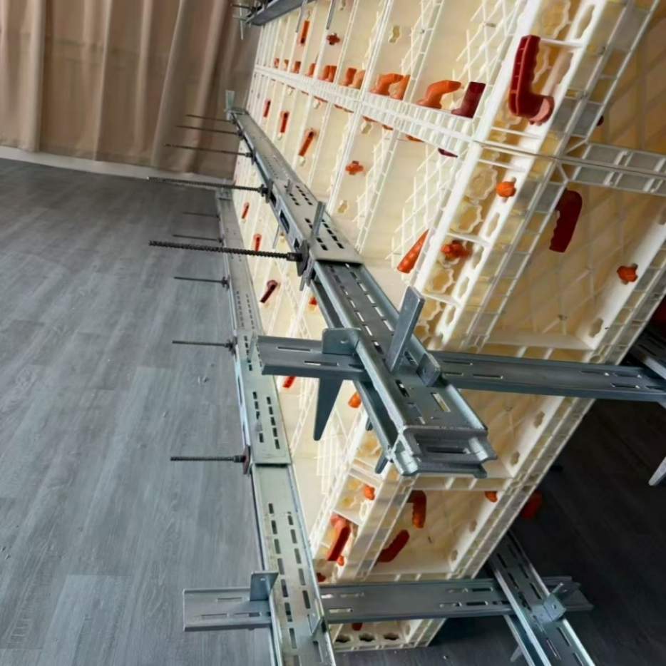 Engineering Plastic Formwork Materials for The Building Construction