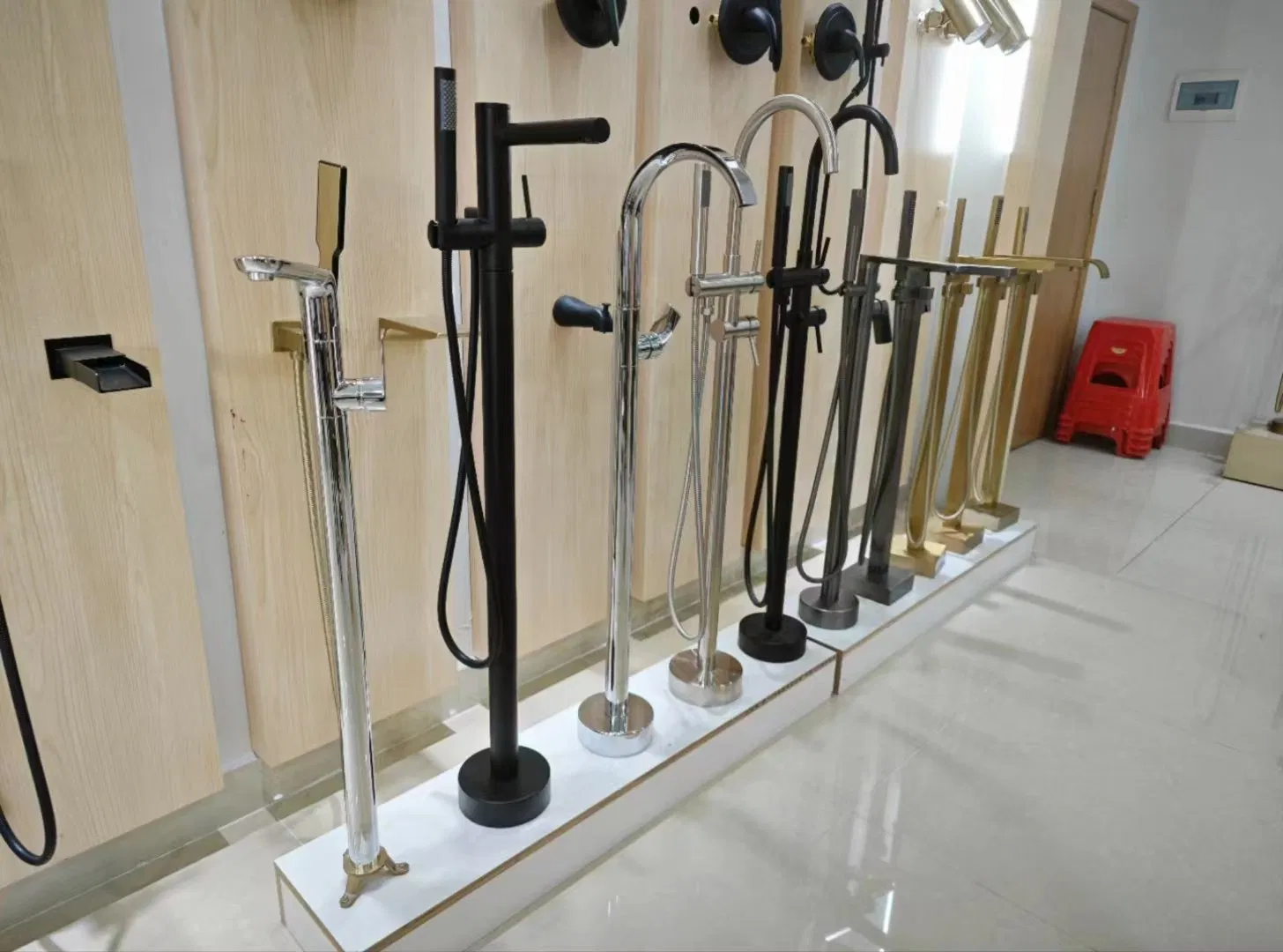 Modern Wall Mounted Concealed Gold Thermostatic Shower System Set for Bathroom