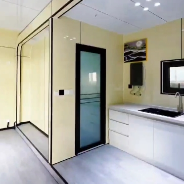 Flat Pack Prefabricated Modern Design Welding Shipping Container House for Living/Office/Accommodation/Shop/Restaurant/Storage