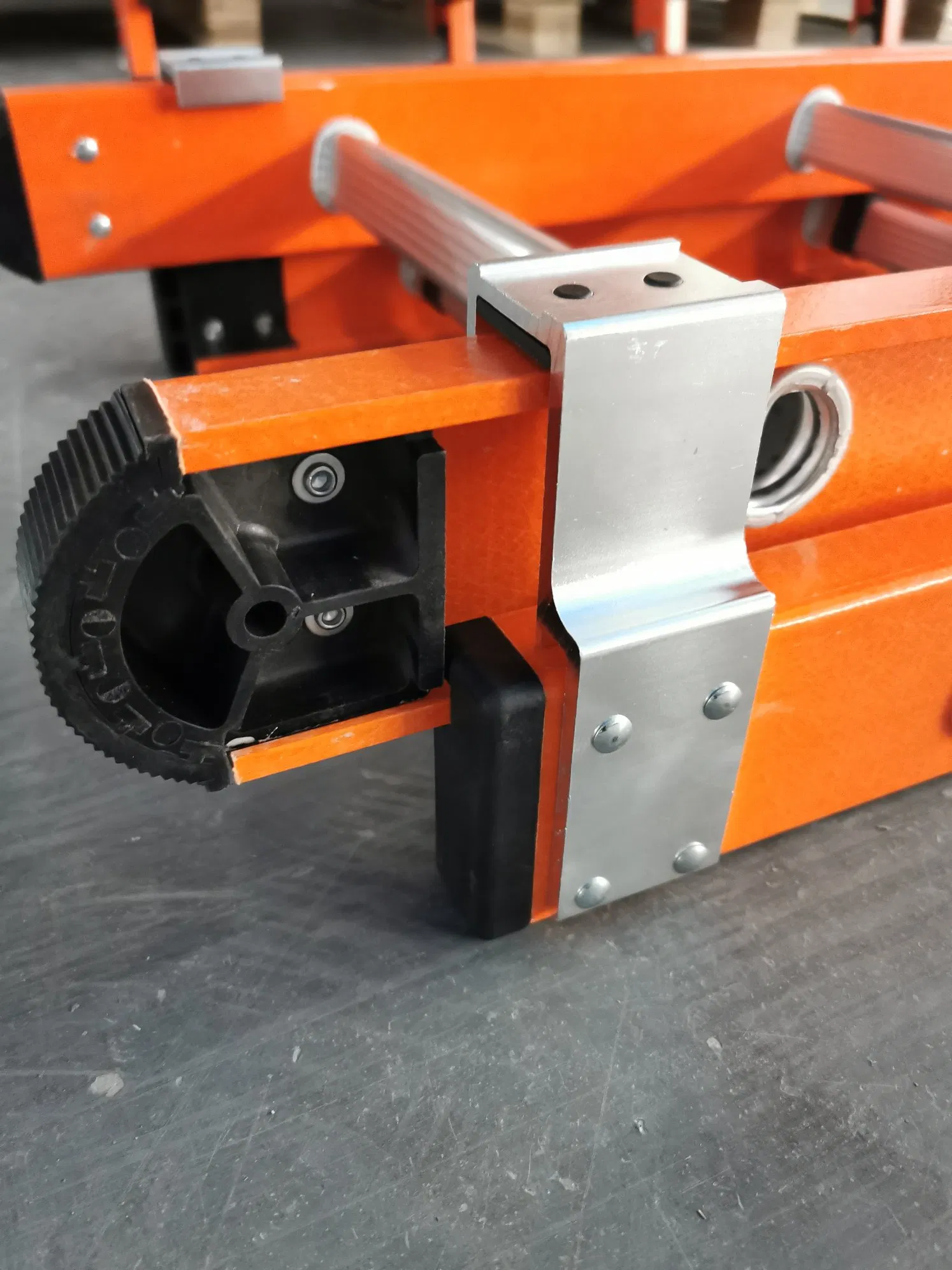 2*14 Durable and Lightweight Versatile Climbing Solutions Extension Ladder