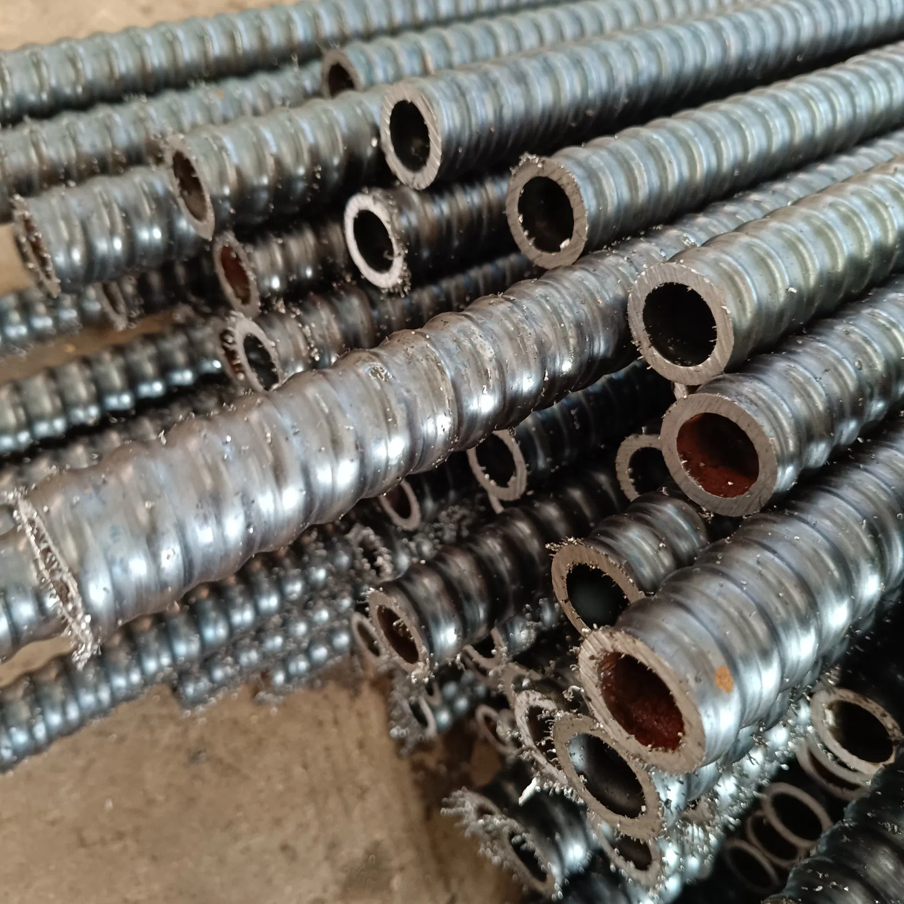 Self Drilling Anchor Bolt for Tunnel R32mm/R25mm/R51mm with Drill Bit for Rock and Soil Soil Nail