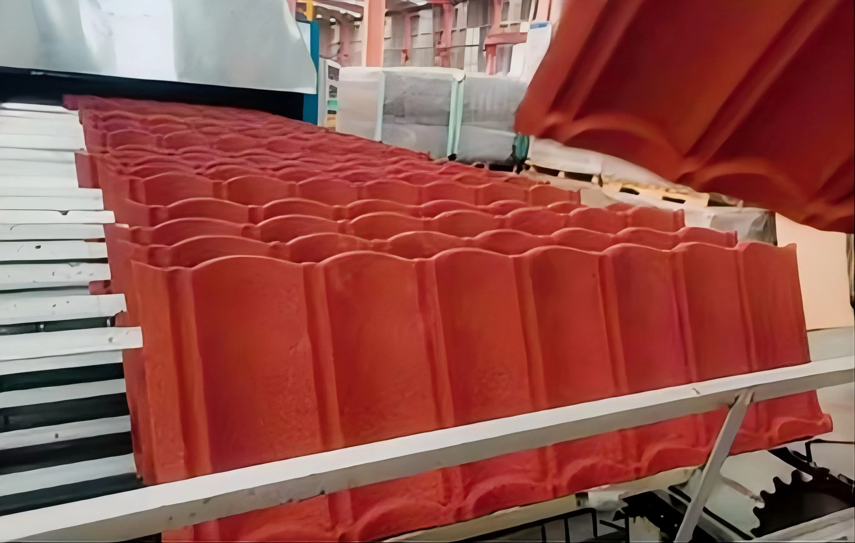 China Factory Lightweight Roofing Materials Steel Sheet Colored Stone Coated Galvalume Roof Tile