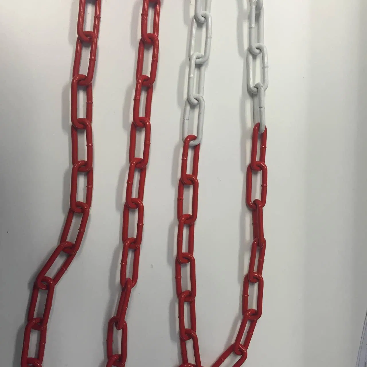 Powder Coated Colorful Red and White Decorative Chain