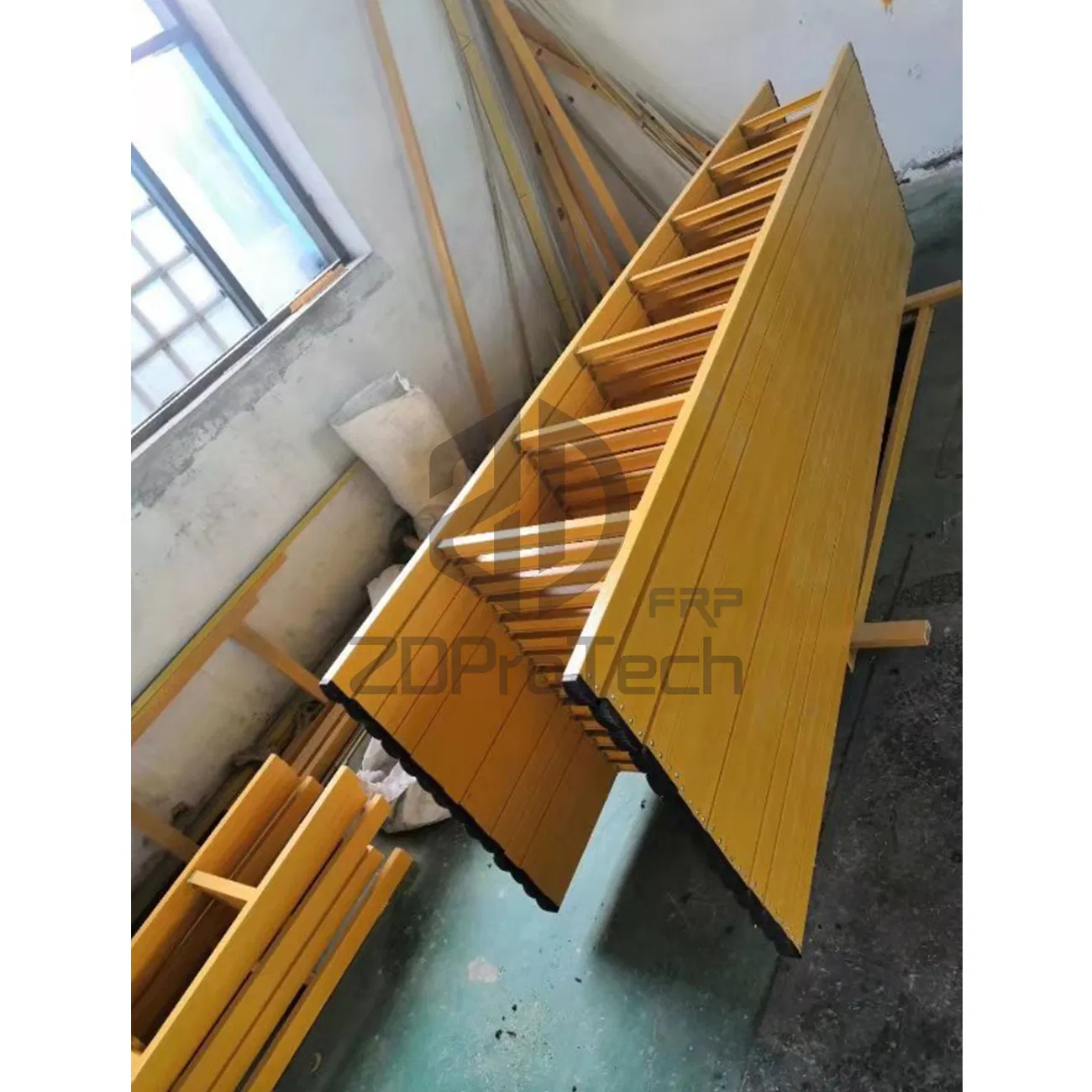 20 FT. Fiberglass Single Ladder with 300 Lbs. Load Capacity Type Ia Duty Rating