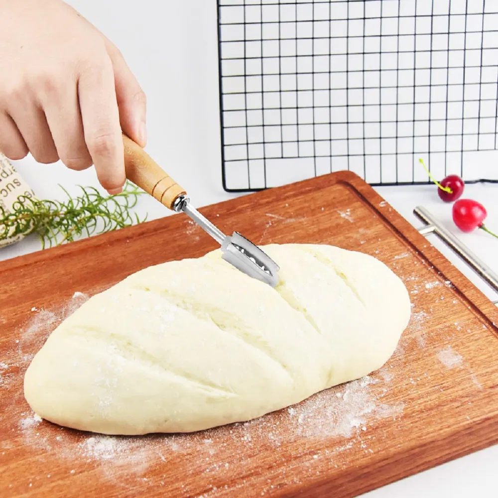 Нож для надрезов теста с запасными лезвиями WBB17337