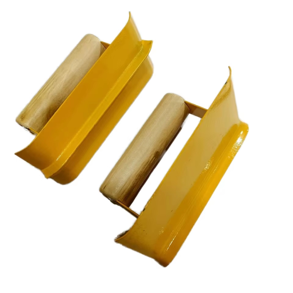 Dual Tone Aluminum Cast Trowel with Birch Wood Handle 6in