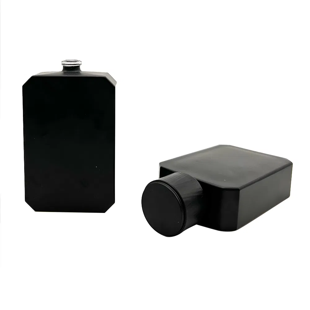 Unparalleled Refillable Perfume Glass Bottle 100ml with Customized Pump Sprayer for Cosmetic